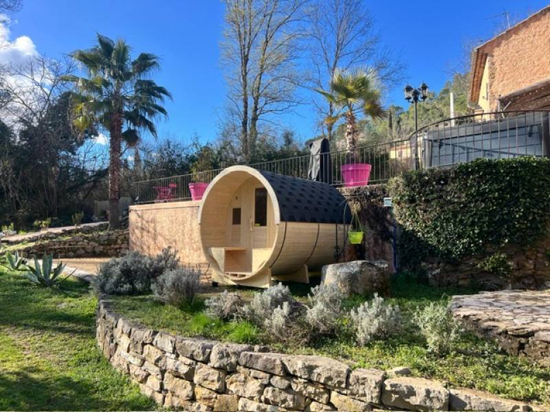 Installation d'un sauna 6 personnes d'extérieur traditionnel à Vins-sur-Caramy près de Brignoles
